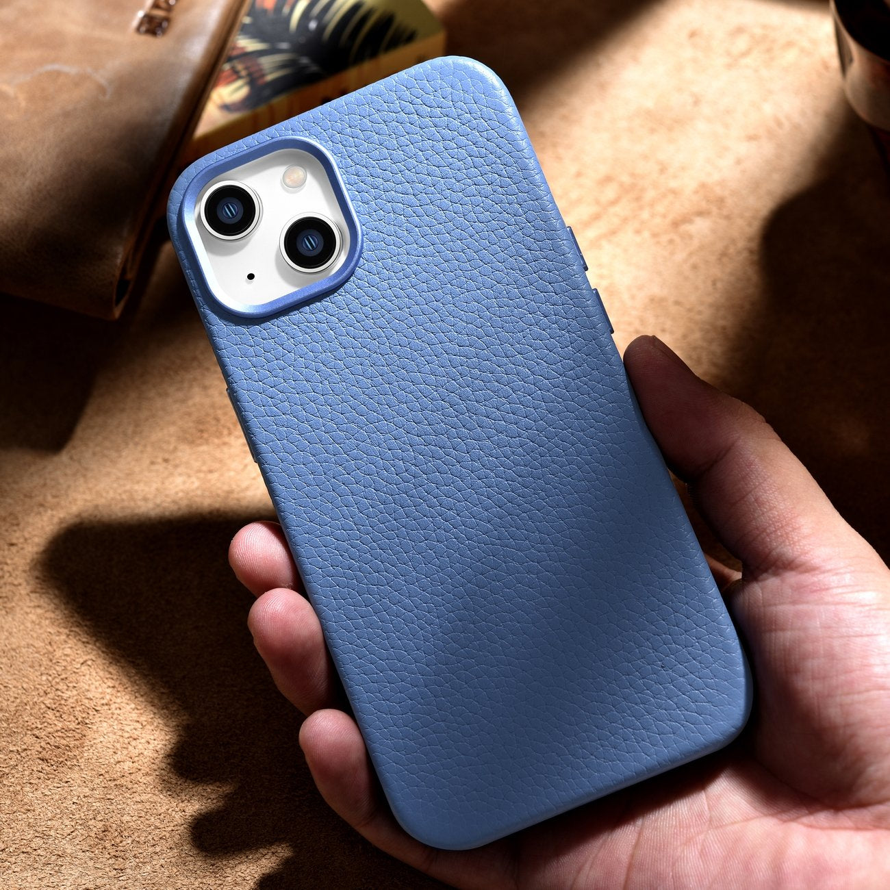 iCarer Litchi Premium Leather MagSafe dėklas iPhone 14 Plus – šviesiai mėlynas