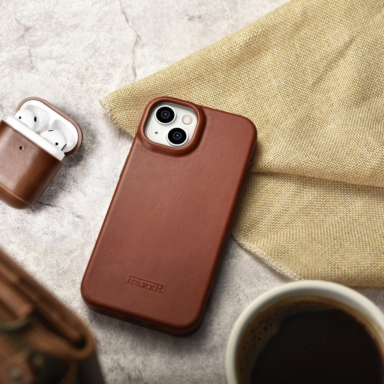 iCarer odinis MagSafe dėklas iPhone 14 Plus – rudas