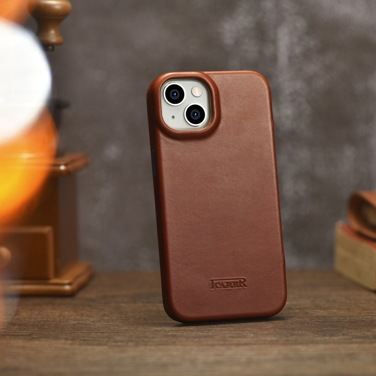 iCarer odinis MagSafe dėklas iPhone 14 Plus – rudas