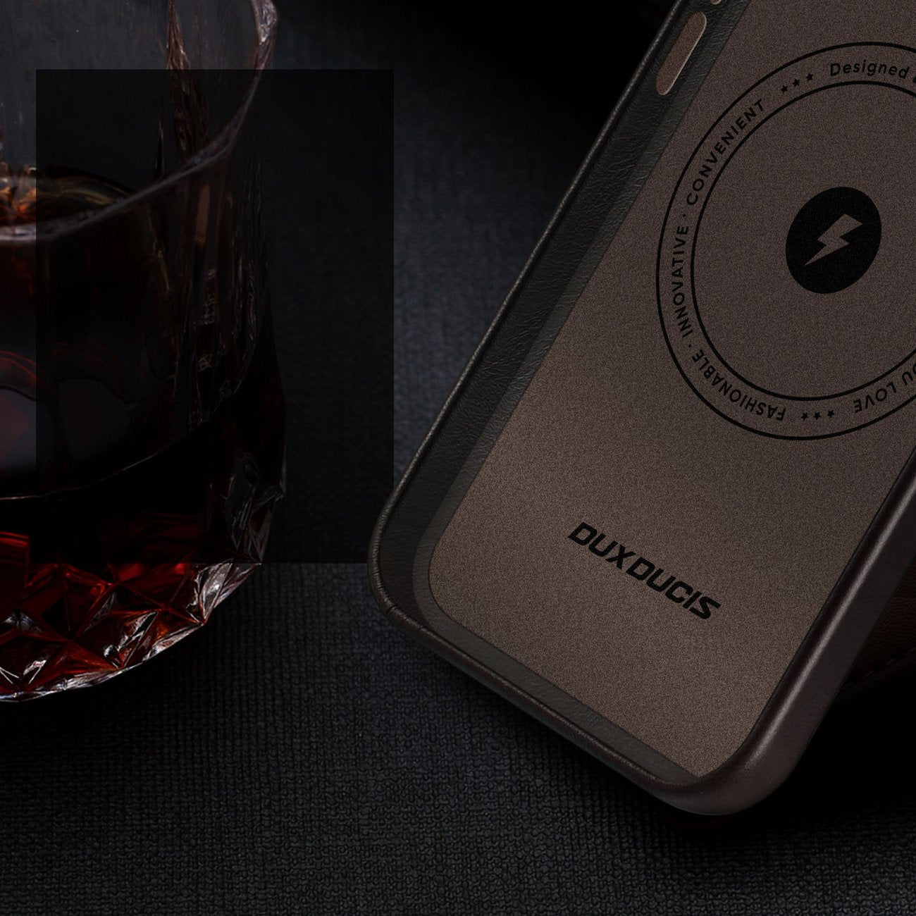 Dux Ducis Naples odinis MagSafe dėklas iPhone 14 Plus – tamsiai rudas