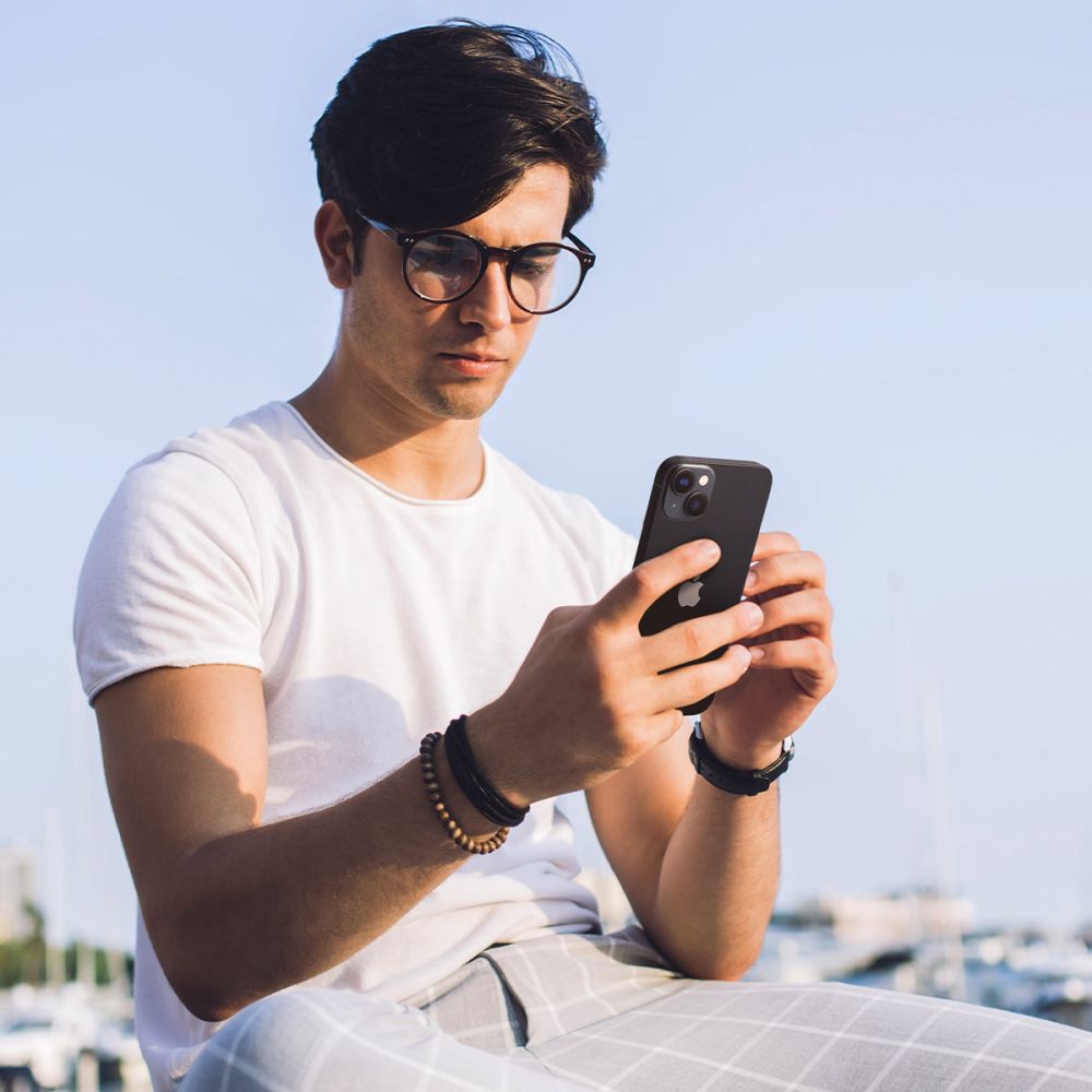 Spigen Optik.TR kameros stiklas iPhone 14/15 (Plus) – juodas, 2 vnt.