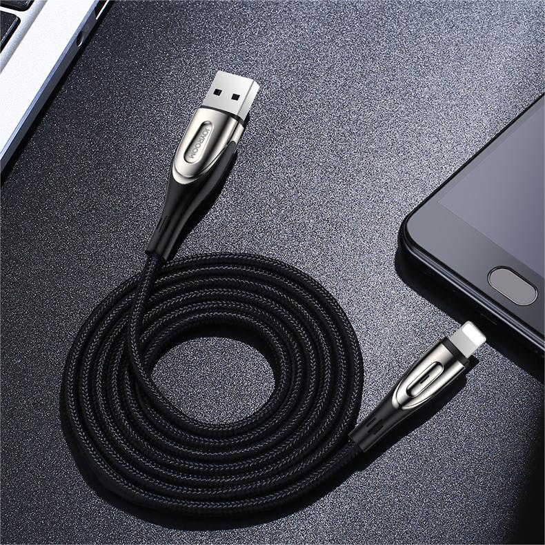 Joyroom Sharp Series S-M411 Laidas USB-A / Lightning 3A 1.2m su įkrovimo indikatoriumi - juodas