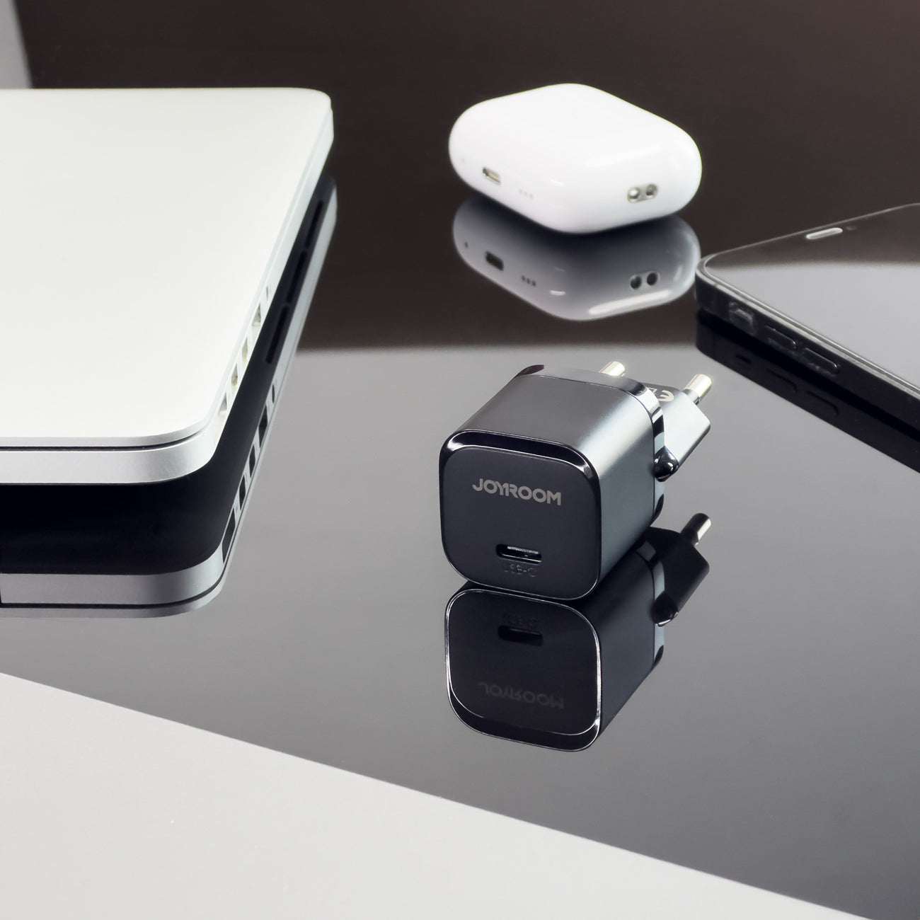 Joyroom mini USB-C 20W PD įkroviklis JR-TCF02, juodas