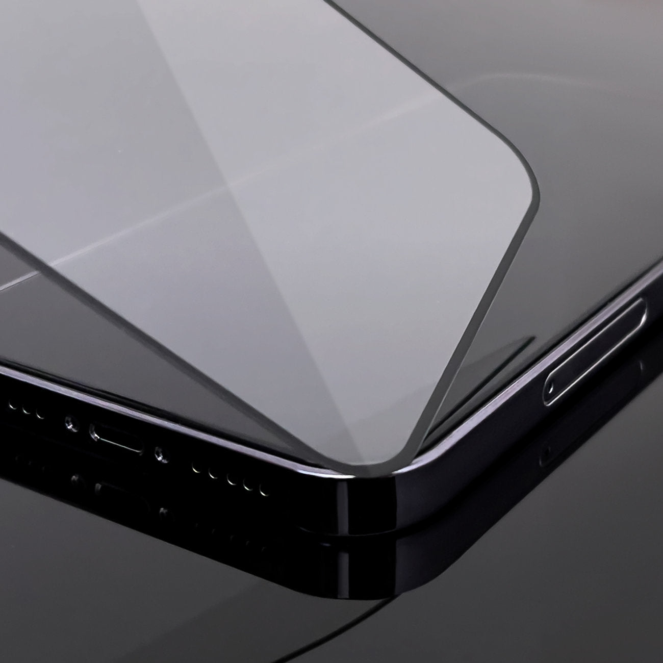 Grūdintas stiklas iPhone 15 Pro su rėmeliu (2 vnt.) – juodas -- iPhone 15 Pro