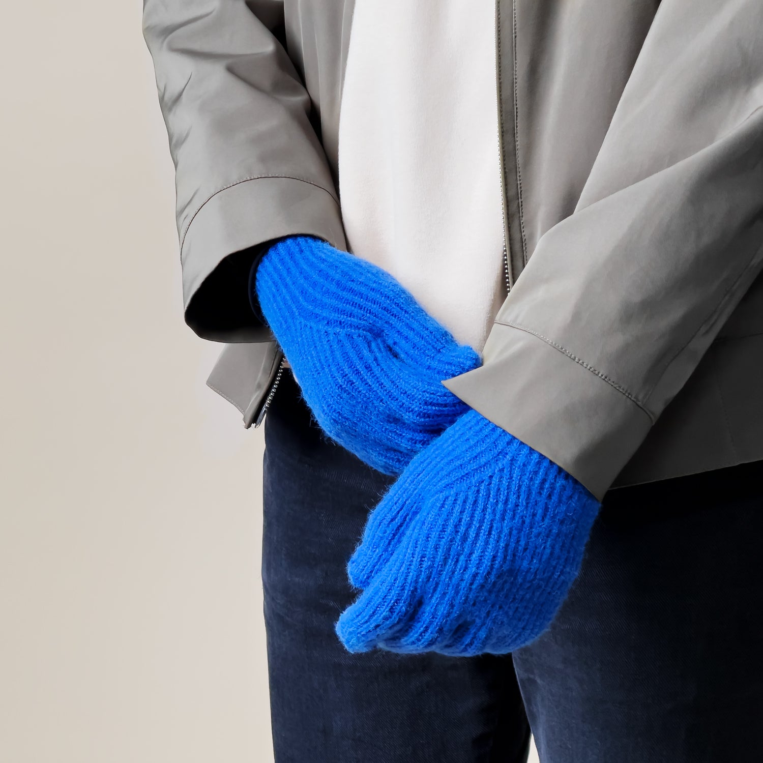 Pinti telefono pirštinės su išpjovomis pirštams - mėlynos spalvos -- Bicycle Gloves