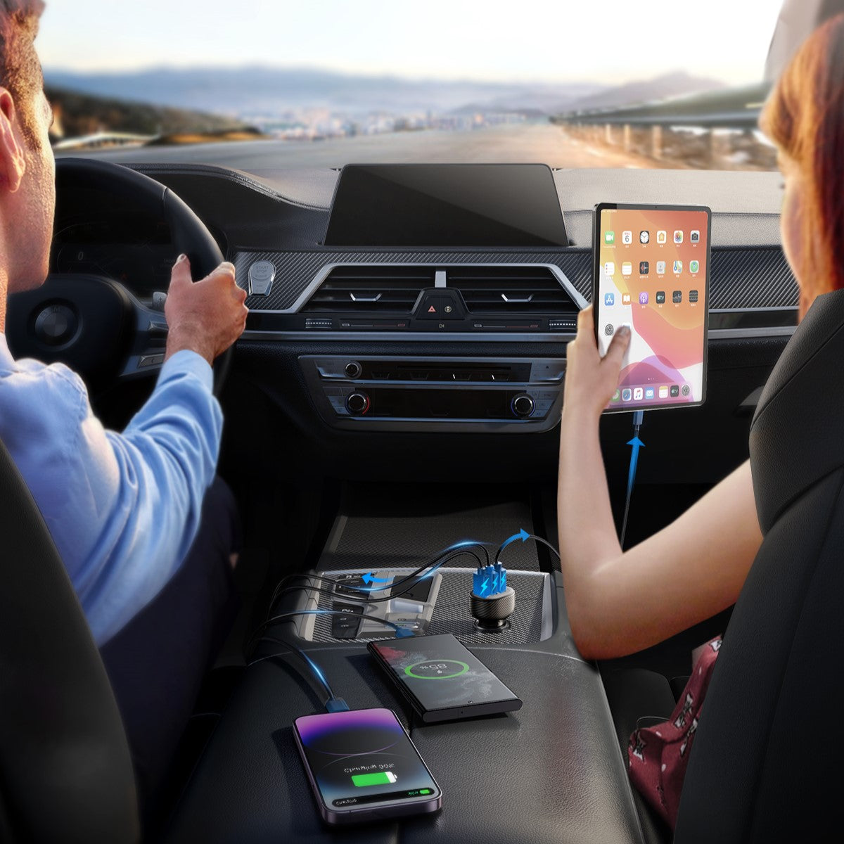 Joyroom JR-CCD03 3.4A automobilinis įkroviklis su ekranu 3x USB-A - juodas
