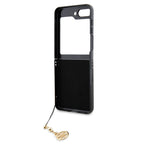 Guess 4G Charms kolekcijos dėklas Samsung Galaxy Z Flip 5 - rudas -- Samsung Galaxy Z Flip 5