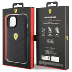 Ferrari Quilted Metal Logo dėklas iPhone 15 – juodas
