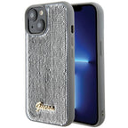 Guess Sequin Script Metal dėklas iPhone 15 – sidabrinis