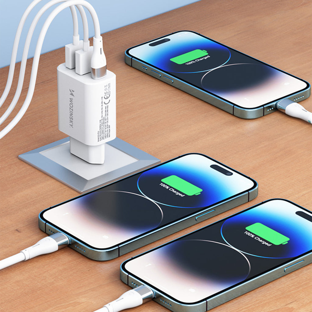 Wozinsky sieninis įkroviklis CWCUCW 30W USB-C / 2 x USB-A - baltas