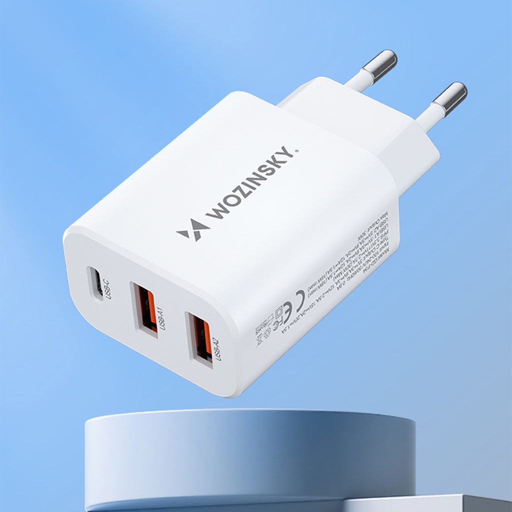 Wozinsky sieninis įkroviklis CWCUCW 30W USB-C / 2 x USB-A - baltas