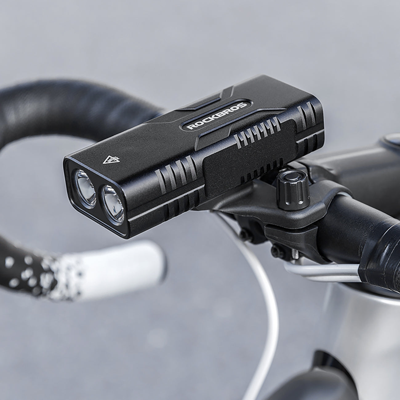 Rockbros 24310002001 850 lm dviračio lempa - juoda -- Bicycle Lights