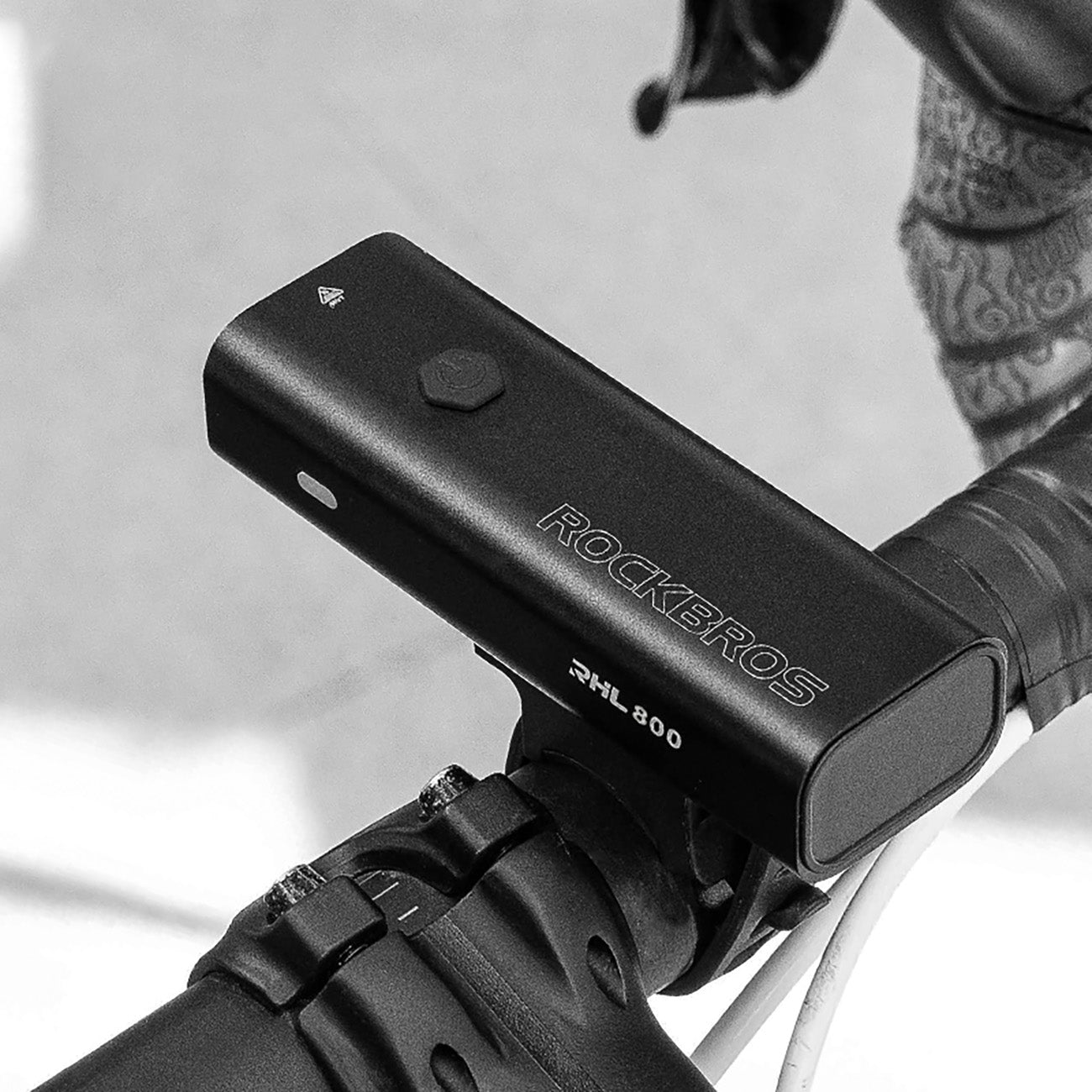 Rockbros 24710012001 priekinė dviračio lempa 800 lm galios + USB-C - USB-A kabelis - juoda -- Bicycle Lights