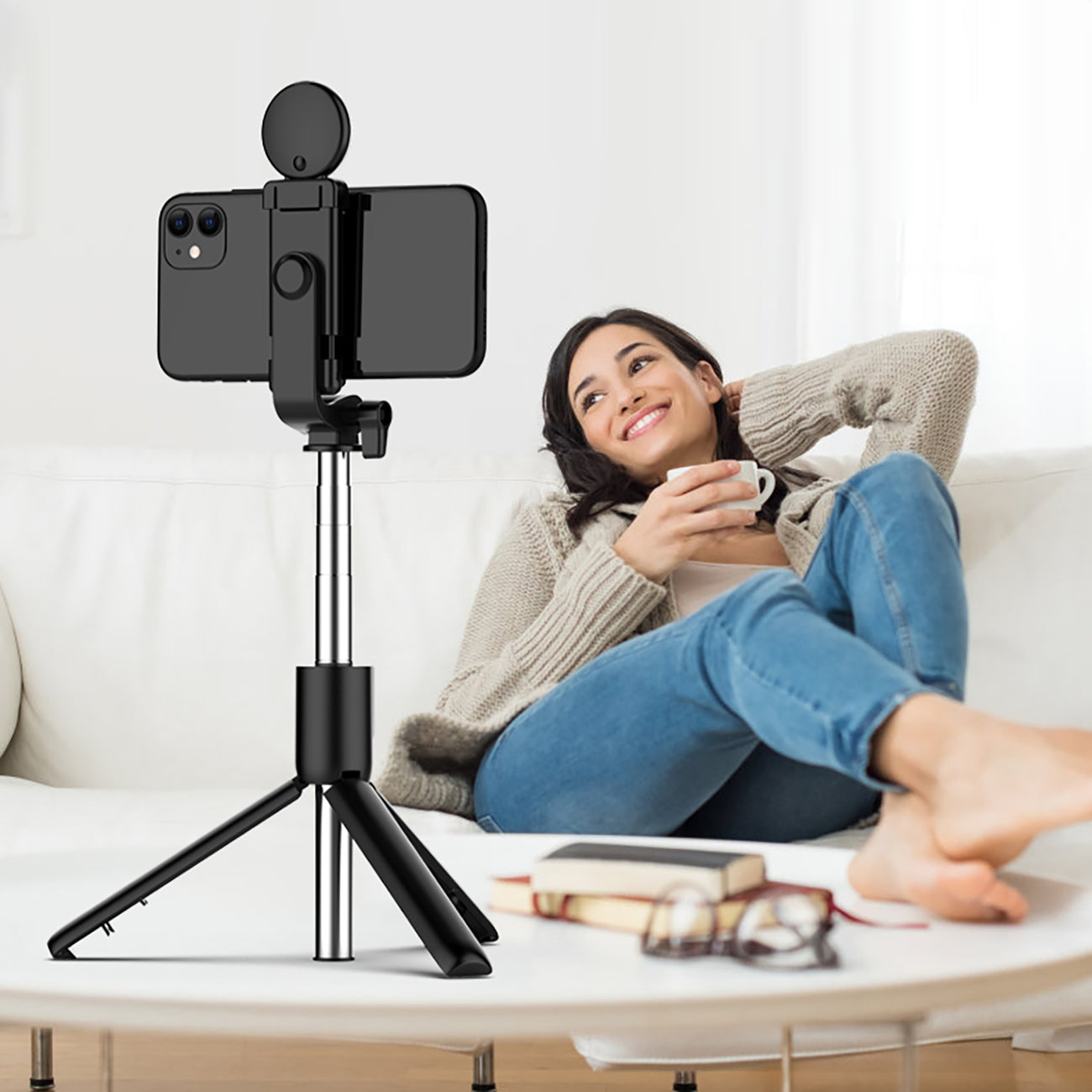 Asmenukių lazda WR1YXS teleskopinis trikojis 0,71m su apvalia lempa - juoda -- Selfie Sticks & Tripods