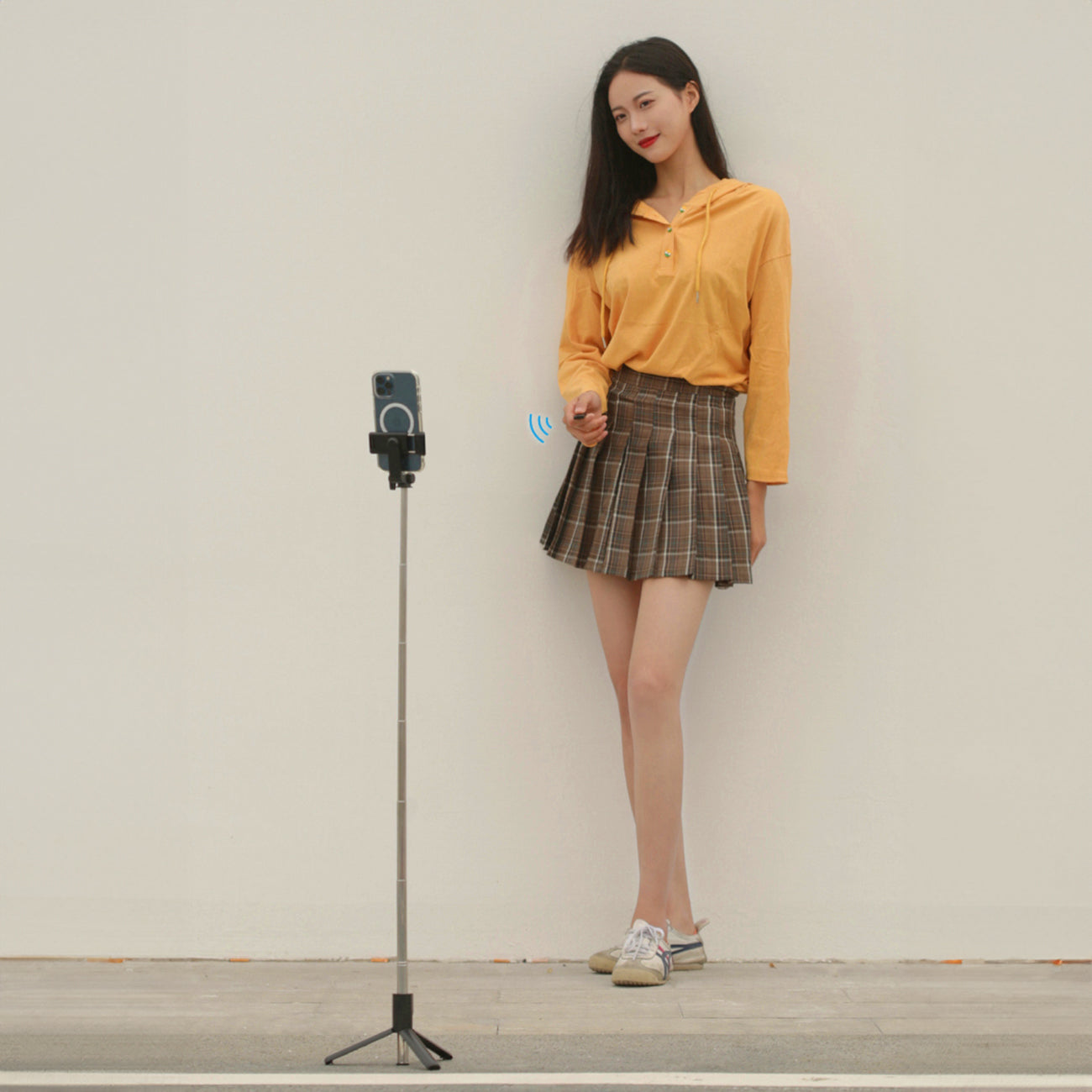 Selfie lazdelė WHS1Y teleskopinis trikojis 1 m su telefono laikikiu – juoda -- Selfie Sticks & Tripods