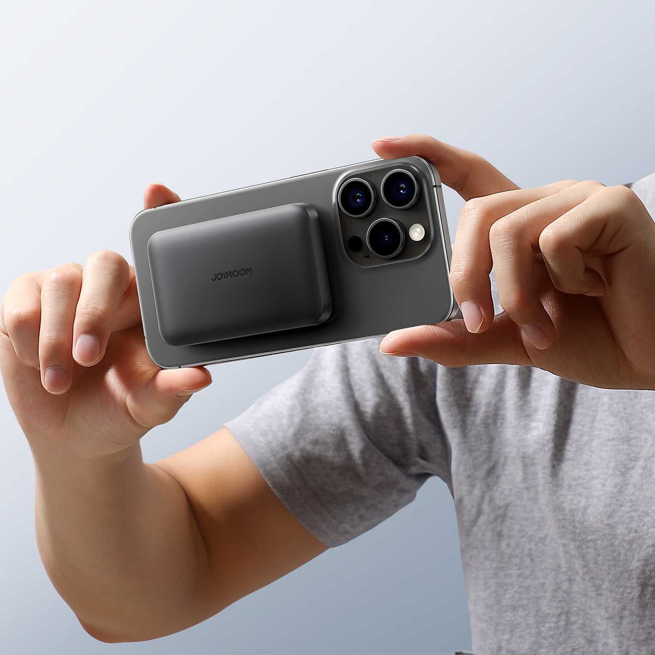 Joyroom Išorinė baterija JR-W020 Mini 5000mAh USB-A USB-C indukcinė 20W - juoda + USB-C / USB-C laidas
