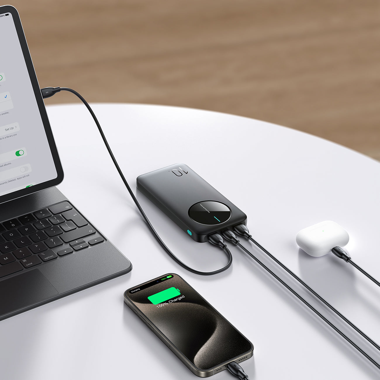 Joyroom Išorinė baterija JR-PBF12 10000mAh 2.4A 2x USB-A 1x USB-C - juoda