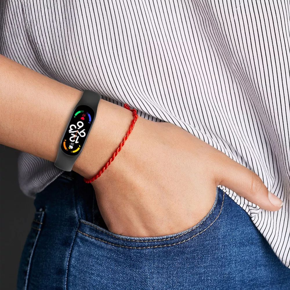 Tech-Protect IconBand dirželis, skirtas Xiaomi Mi Smart Band 5 / 6 / 7 / NFC - juodas -- Xiaomi Mi Smart Band 5