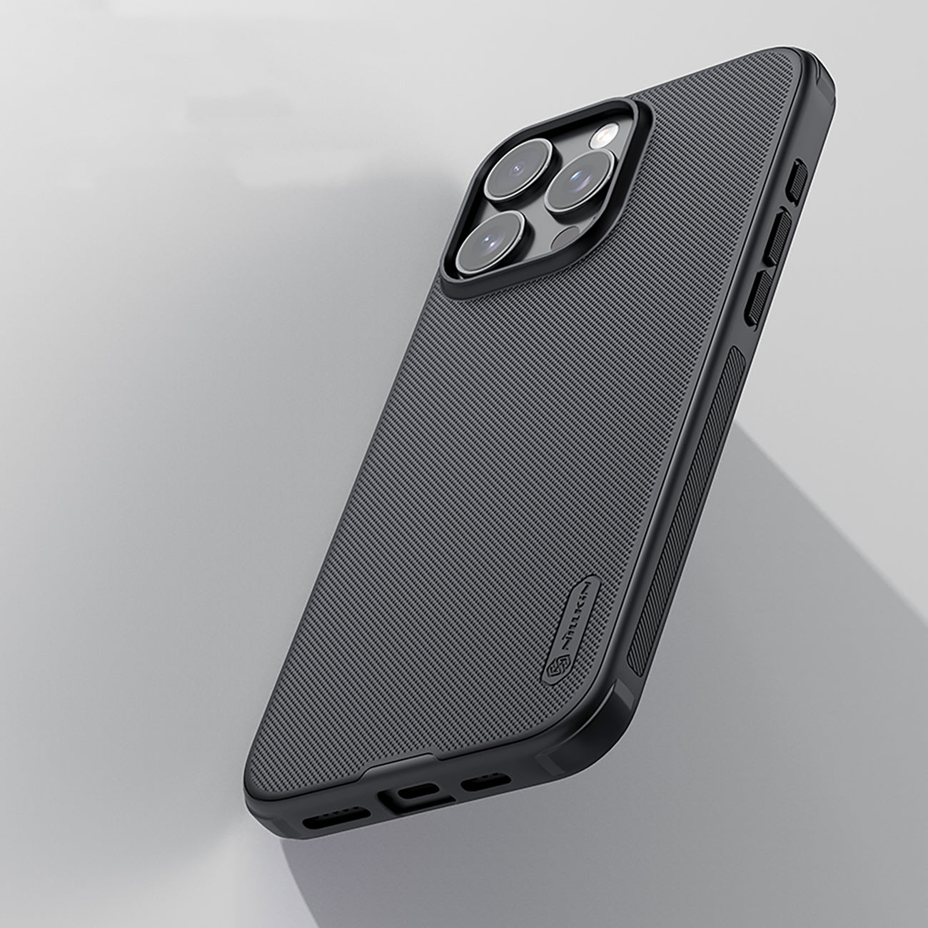 Nillkin Super Frosted Shield Pro dėklas iPhone 16 Pro – juodas