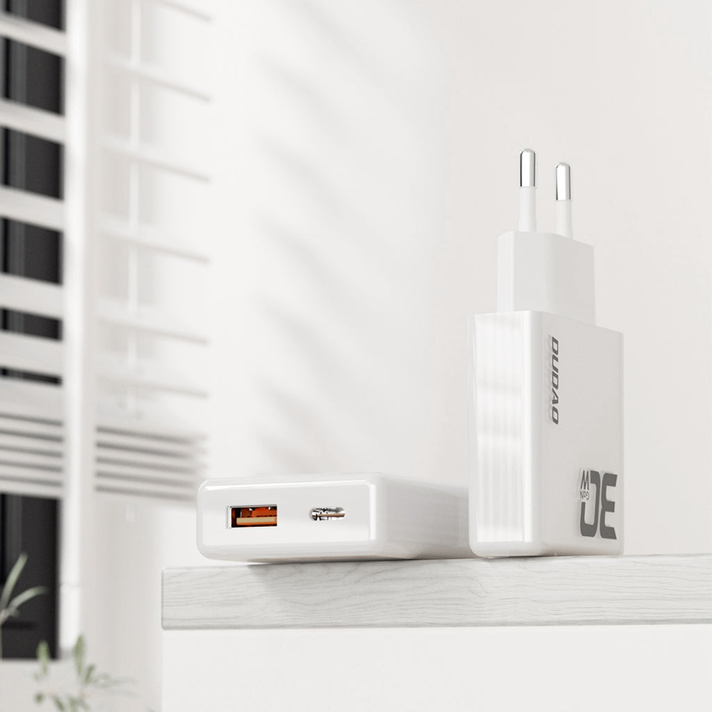 GaN Dudao A30EUT 30W USB-A / USB-C sieninis įkroviklis + USB-C - USB-C laidas - baltas
