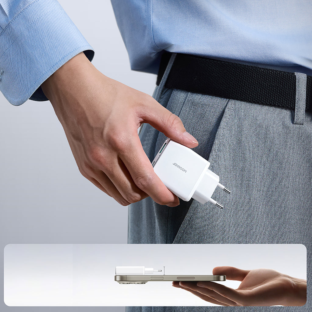 Joyroom JR-TCF14 20W USB-A USB-C itin plonas sieninis įkroviklis - baltas
