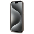 DKNY MagSafe dėklas iPhone 15 Plus – smėlio -- iPhone 15 Plus