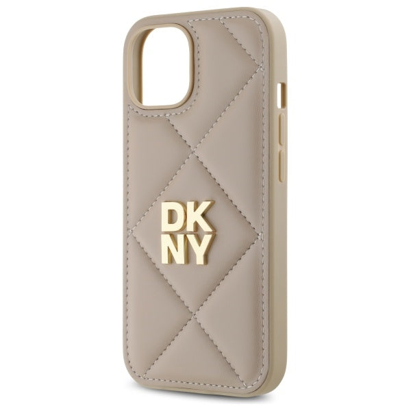 DKNY Quilted Stack Logo dėklas iPhone 15 – smėlinis