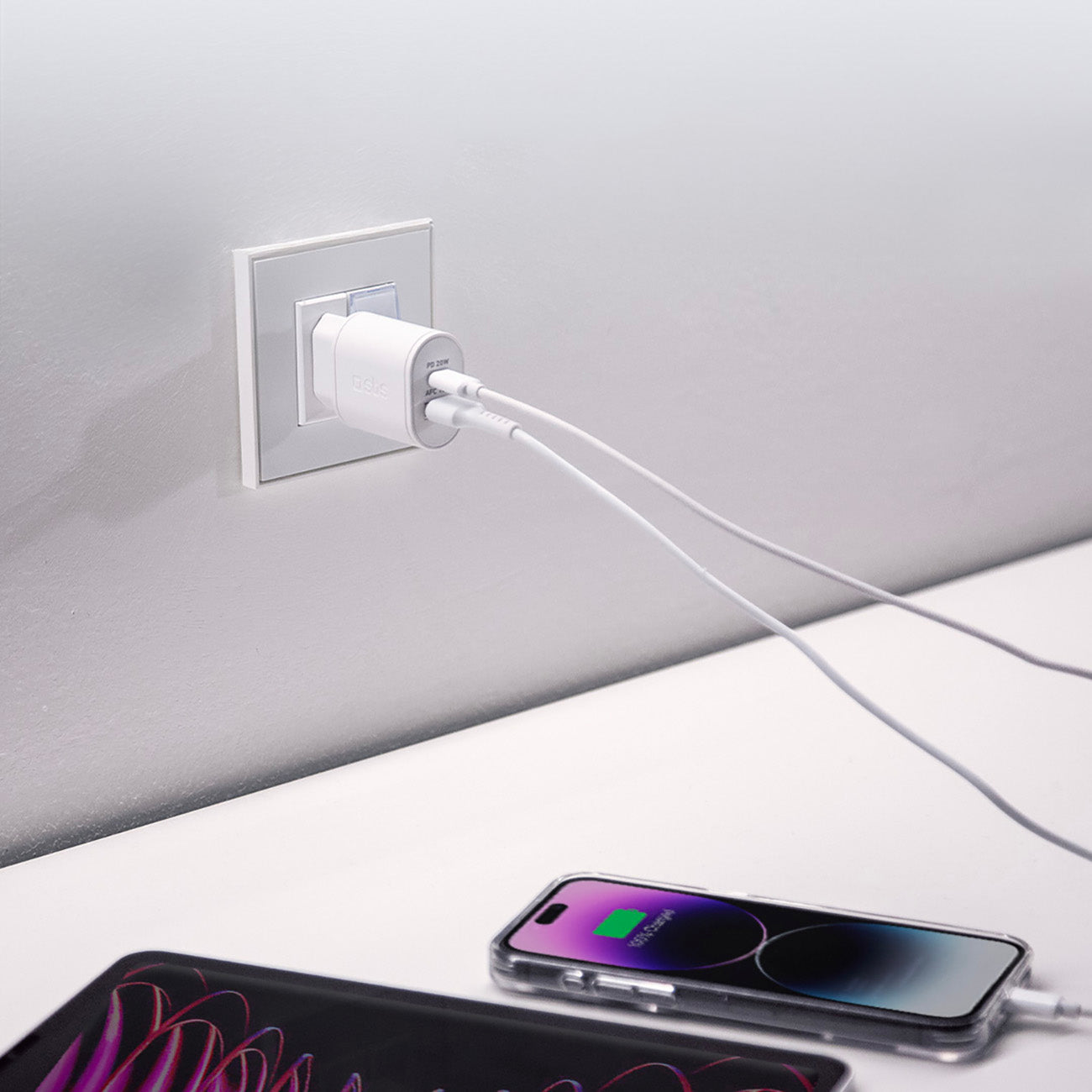 SBS TETRPD20W 20W USB-A USB-C sieninis įkroviklis su Power Delivery - baltas -- Cell phone chargers