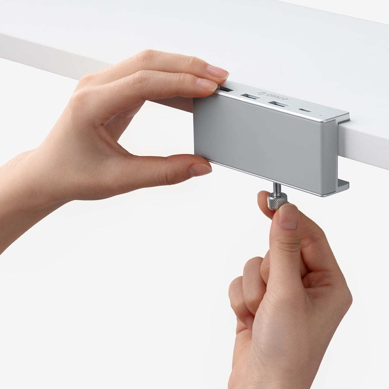 Orico MH4PC šaliklis su spaustuku USB-C / 3x USB-A 3.0 + 1x USB-C 3.0 - sidabras -- USB Hubs