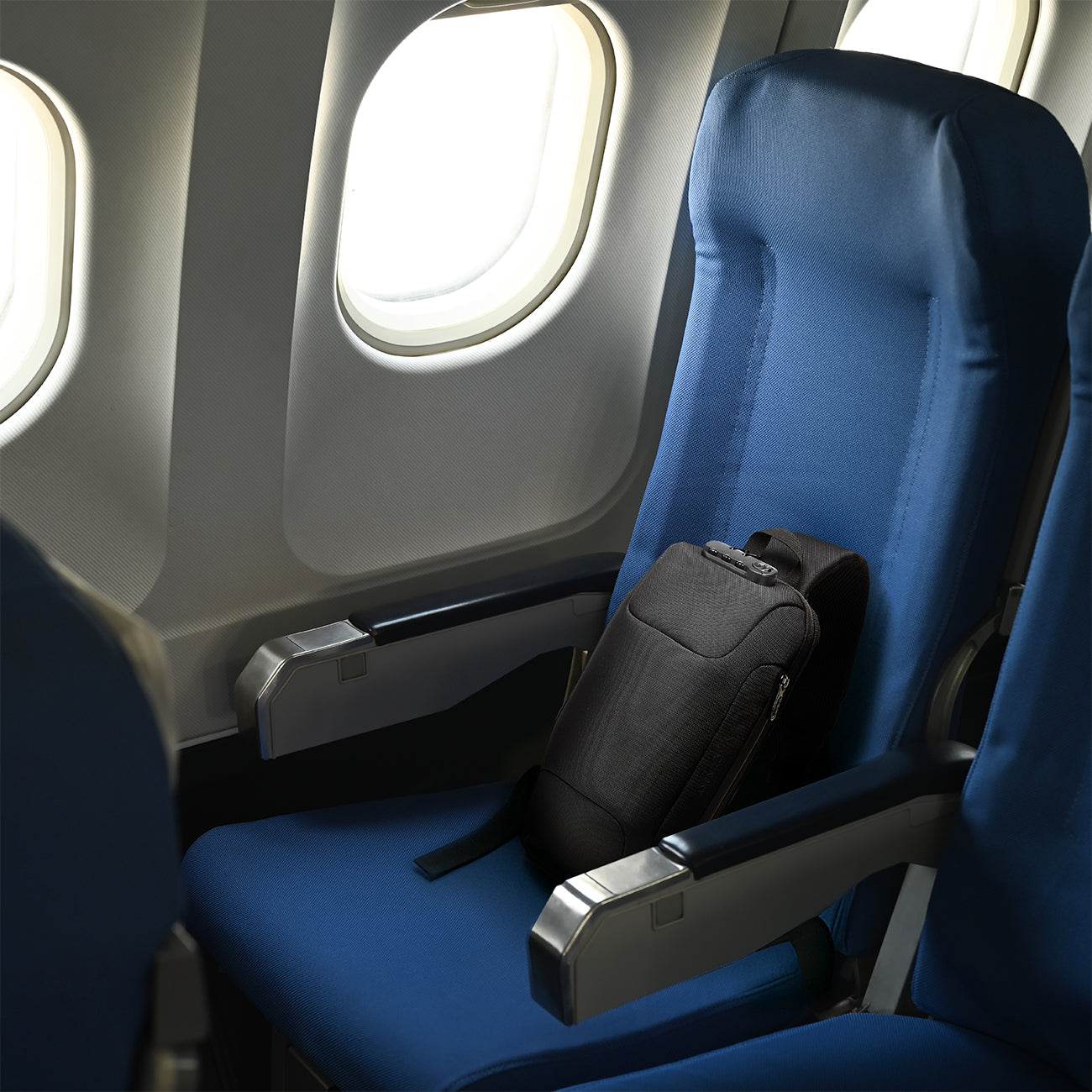 Wozinsky Premium vienos petnešos apsauginė miesto kuprinė su organizatoriumi ir USB - juoda -- Laptop Bags