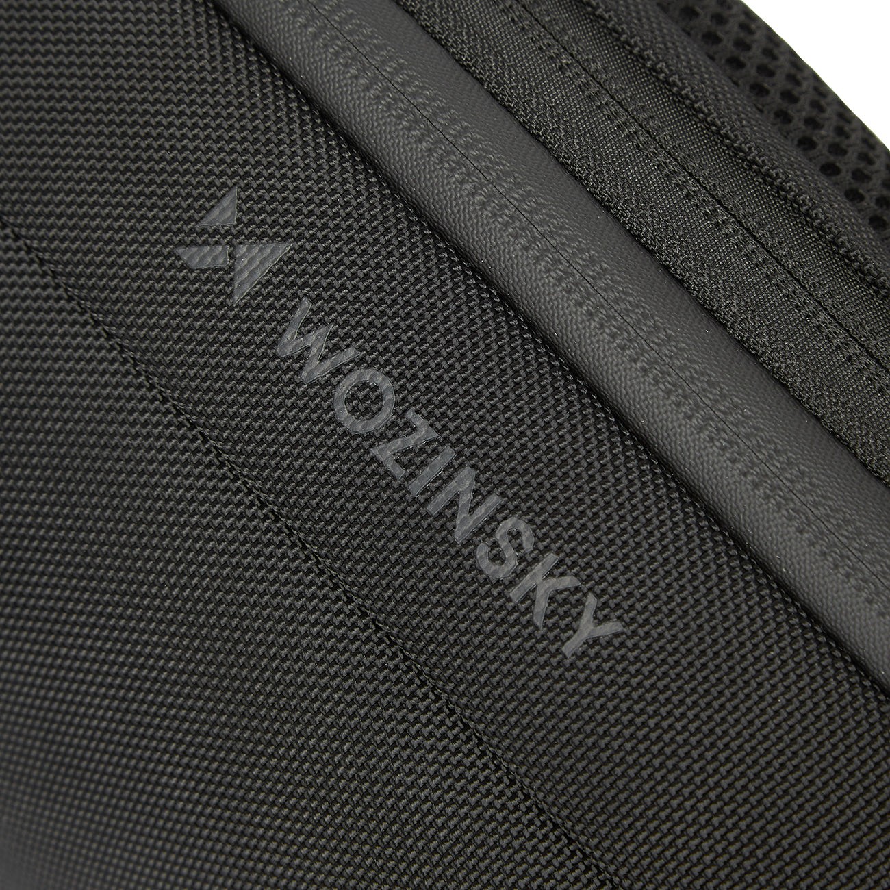 Wozinsky Premium vienos petnešos apsauginė miesto kuprinė su organizatoriumi ir USB - juoda -- Laptop Bags