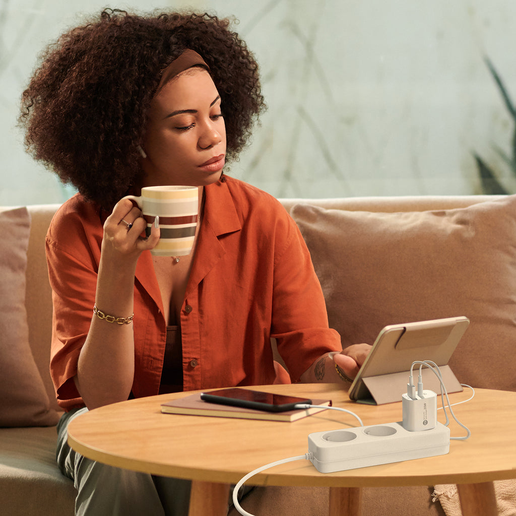 A6MaxL sieninis įkroviklis 20W USB-A USB-C su USB-C - USB-C 1m laidu - baltas