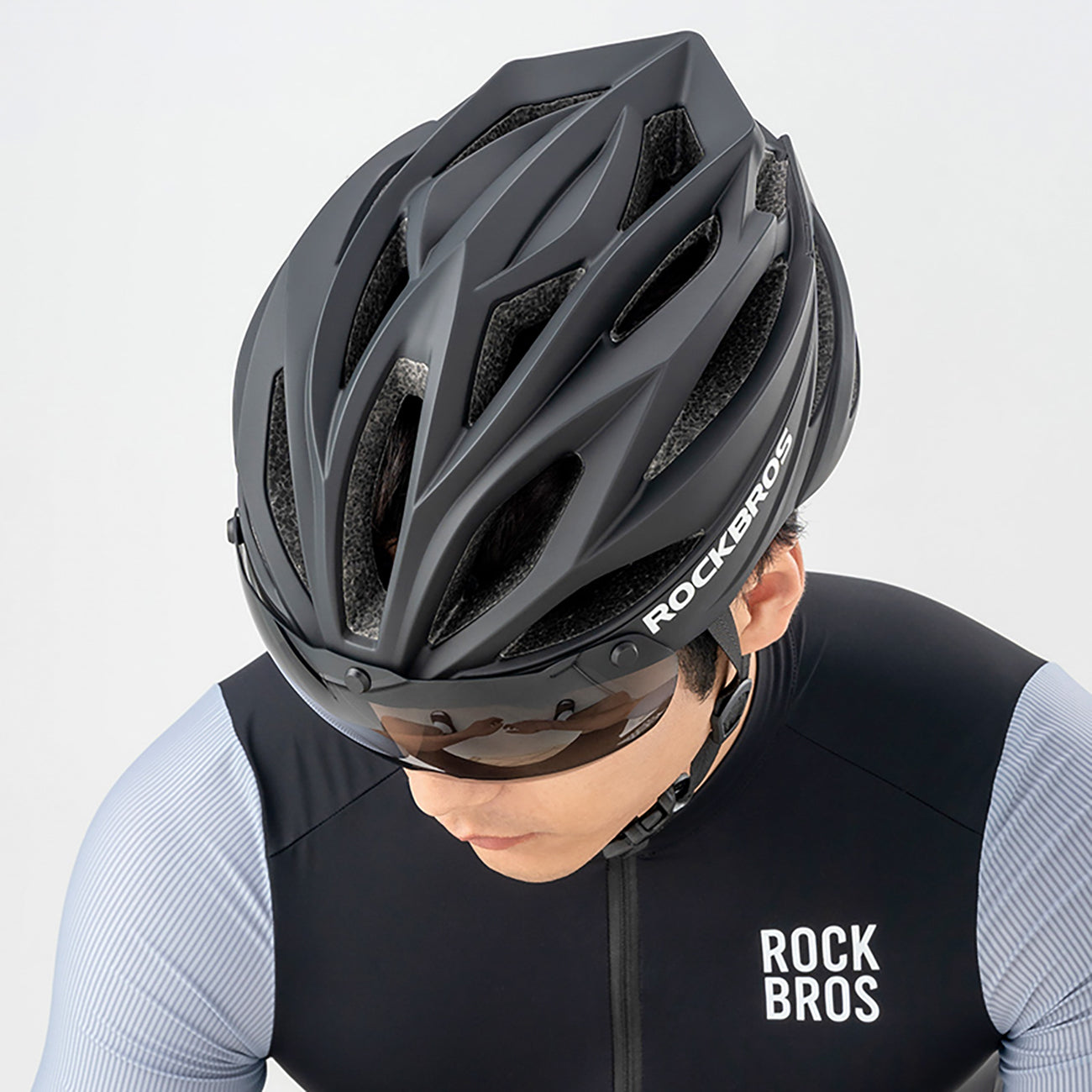 Rockbros dviračio šalmas su snapeliu, nuimamais UV apsauginiais akiniais, uniseksas – juodas/rudas -- Bicycle Helmets