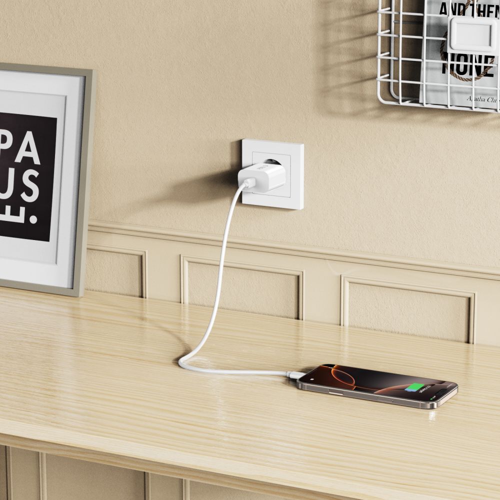 Tech-Protect NC20W PD20W USB-C sieninis įkroviklis su USB-C laidu - baltas