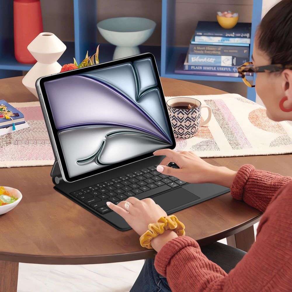 Tech-Protect Smartcase Magnetic su klaviatūra, skirta iPad Pro 12.9" (2020 /2021/2022) / 13" (2024/2025/2026) – juoda