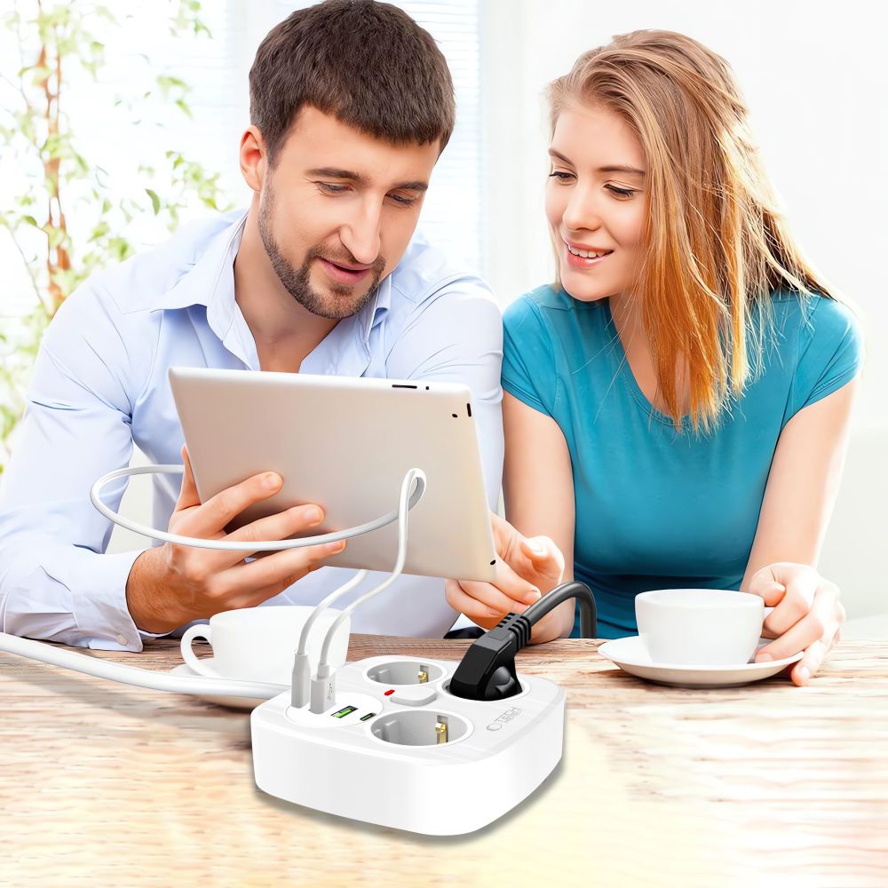 Tech-Protect PCS3X4 maitinimo ilgintuvas, 3 lizdai, 2xUSB-A, 2xUSB-C 200 cm - baltas -- Cell phone cables