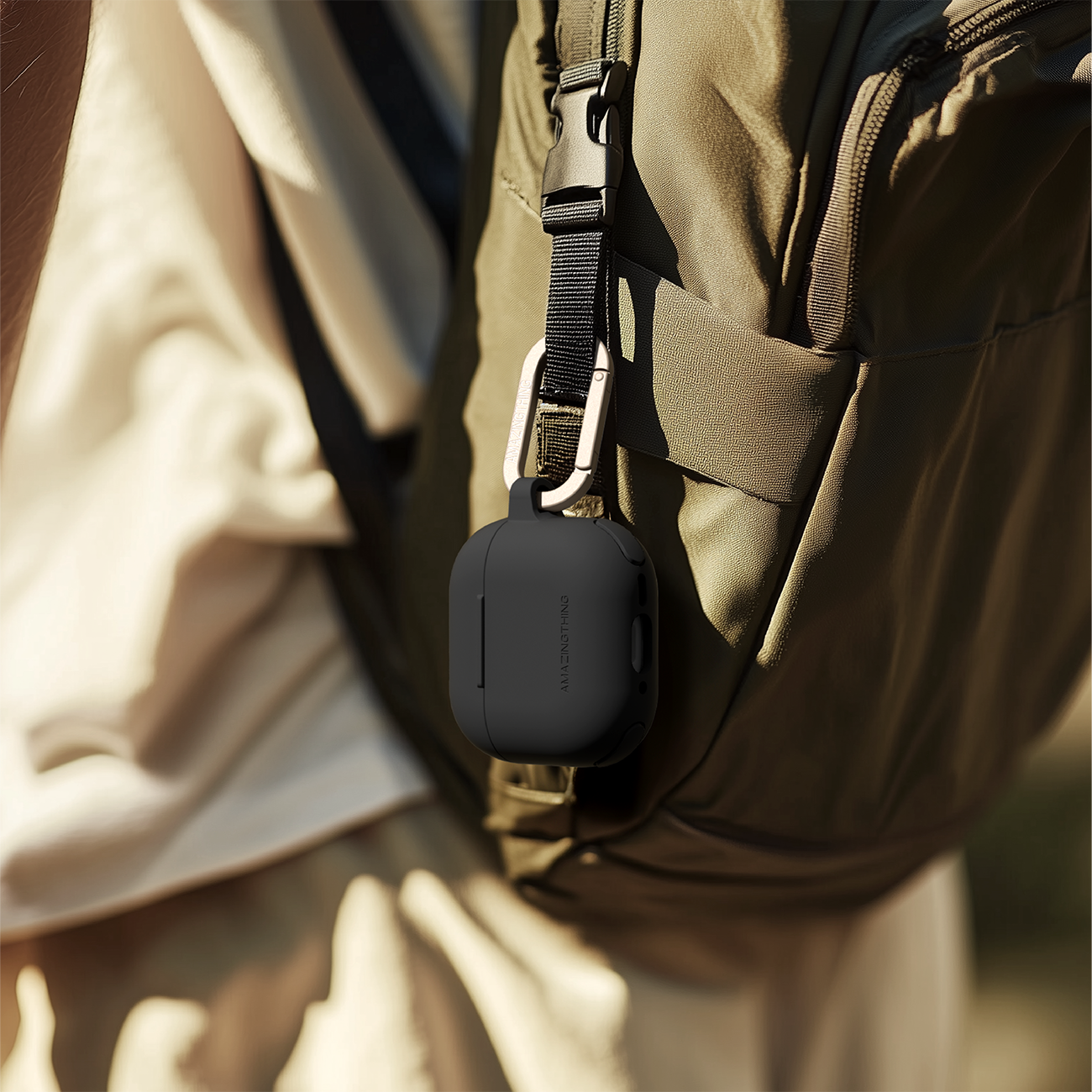 „AmazingThing Omni“ dėklas, skirtas „AirPods“ 4 – juodas