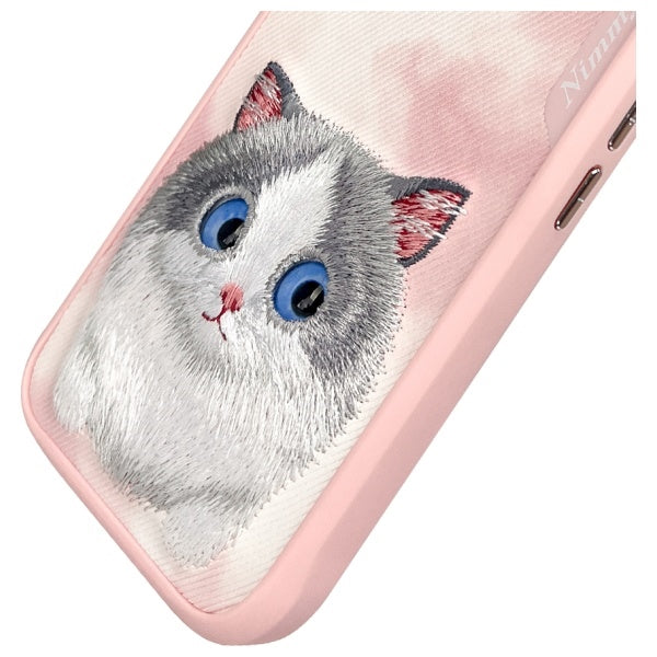Nimmy Big Eyed Pet 2.0 Cat dėklas iPhone 16 – rožinis