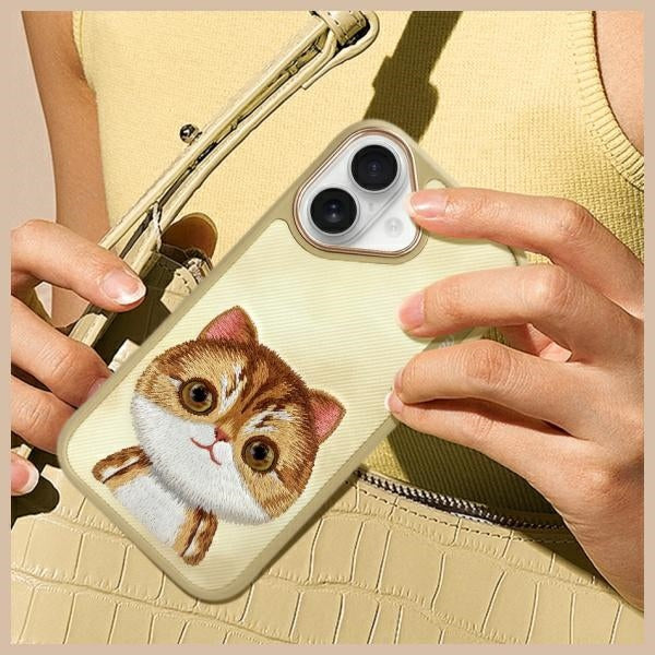 Nimmy Big Eyed Pet 2.0 Cat dėklas iPhone 16 – žalias