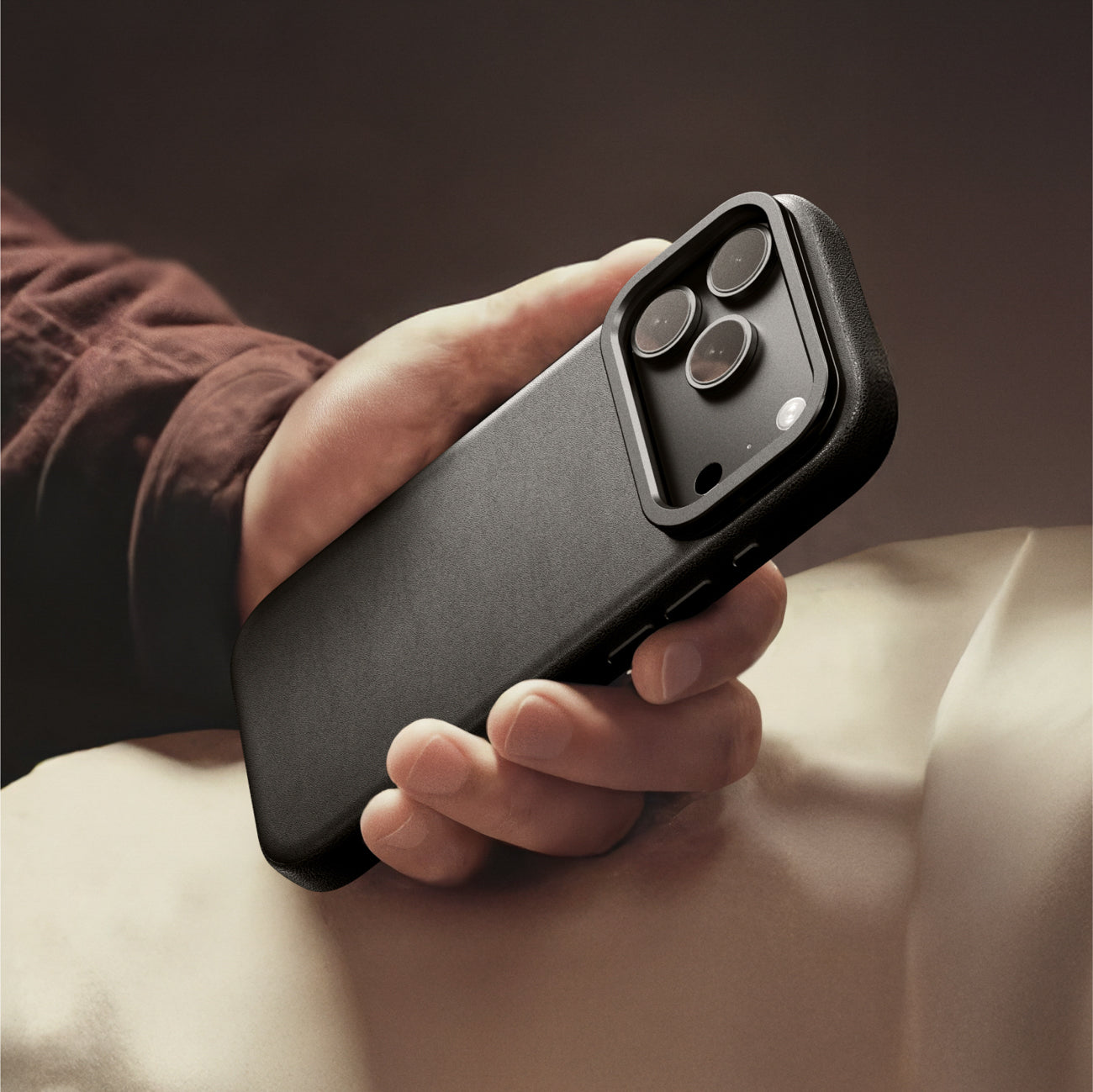AmazingThing Glamour dėklas iPhone 17 Pro Max – juodas -- iPhone 17 Pro Max