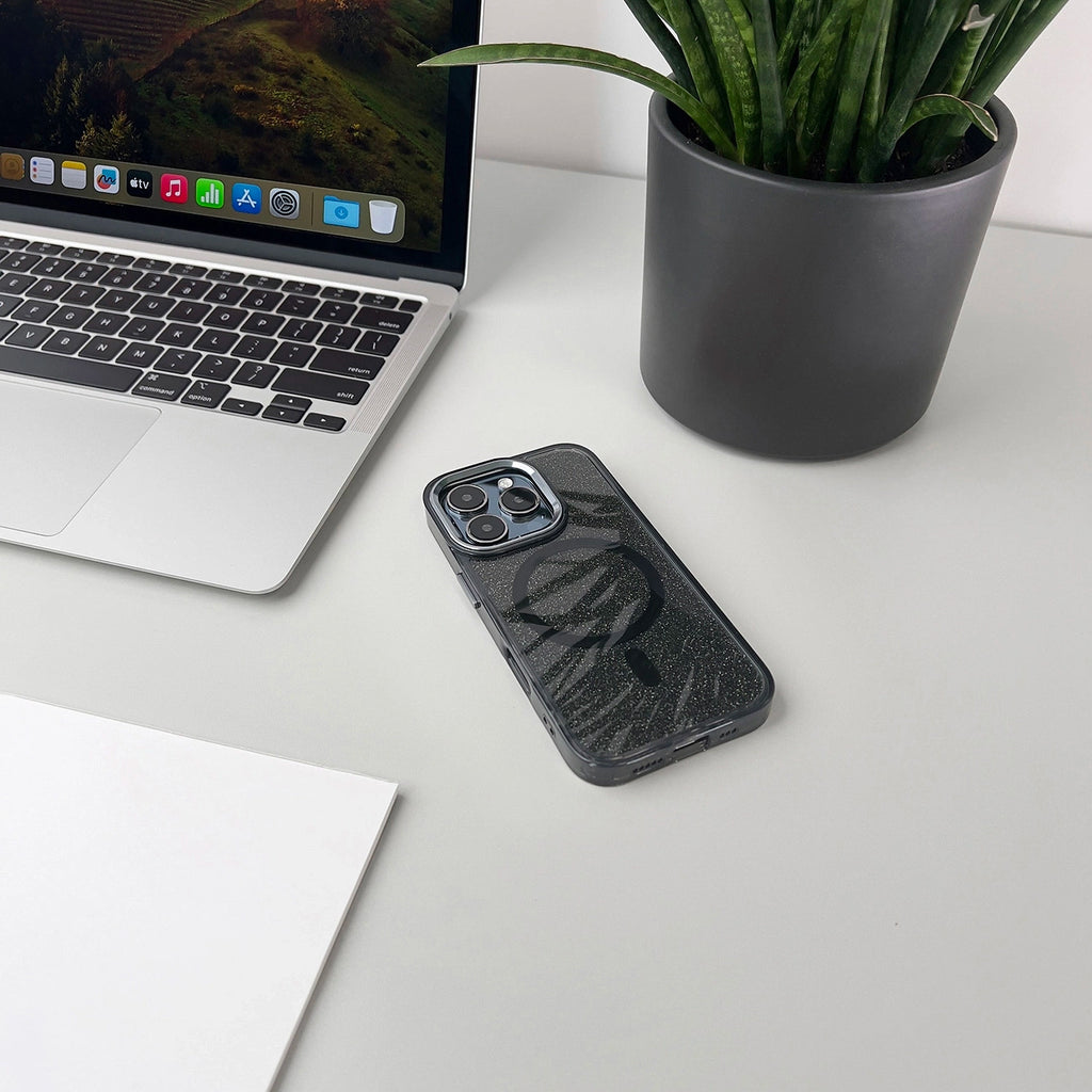 Blizgus MagSafe dėklas iPhone 17 Pro – juodas