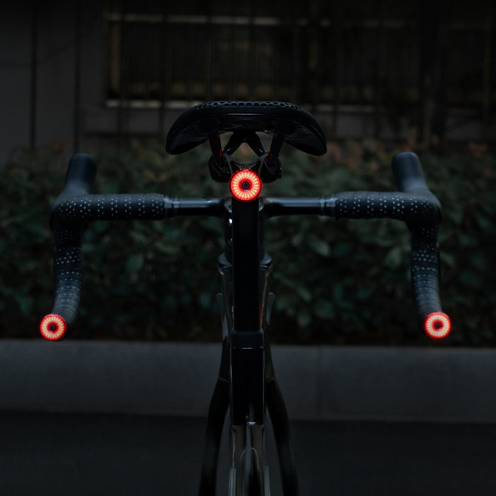 Wozinsky WIS-02 Nepralaidus vandens išmanusis galinė lempa 1vnt - Juoda -- Bicycle Lights