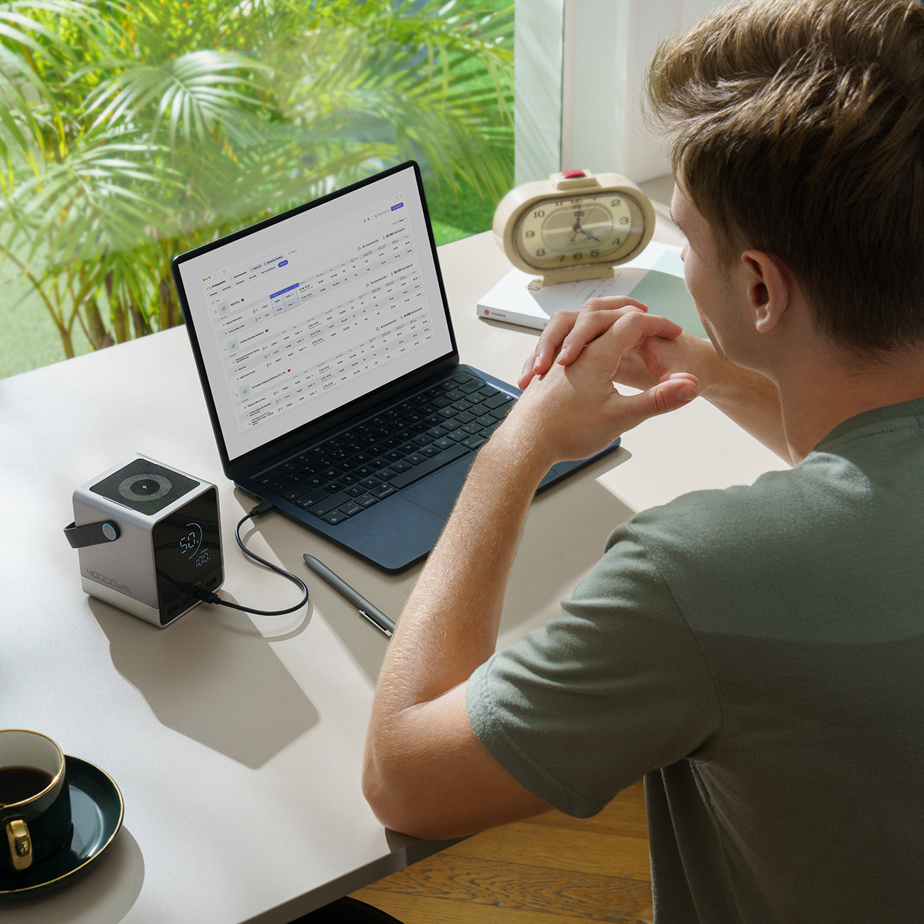 Cuktech Powerbank 300W 40000mAh su belaidžiu įkrovimu 2x USB-C + 2x USB-A - juodas -- Powerbanks