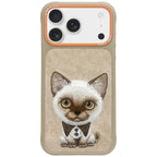 Nimmy Big Eyed Pet 2.0 Kačių dėklas, skirtas iPhone 17 Pro Max – smėlio spalvos