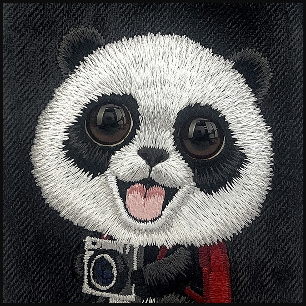 Nimmy Big Eyed Pet 2.0 Panda dėklas iPhone 17 - juodas