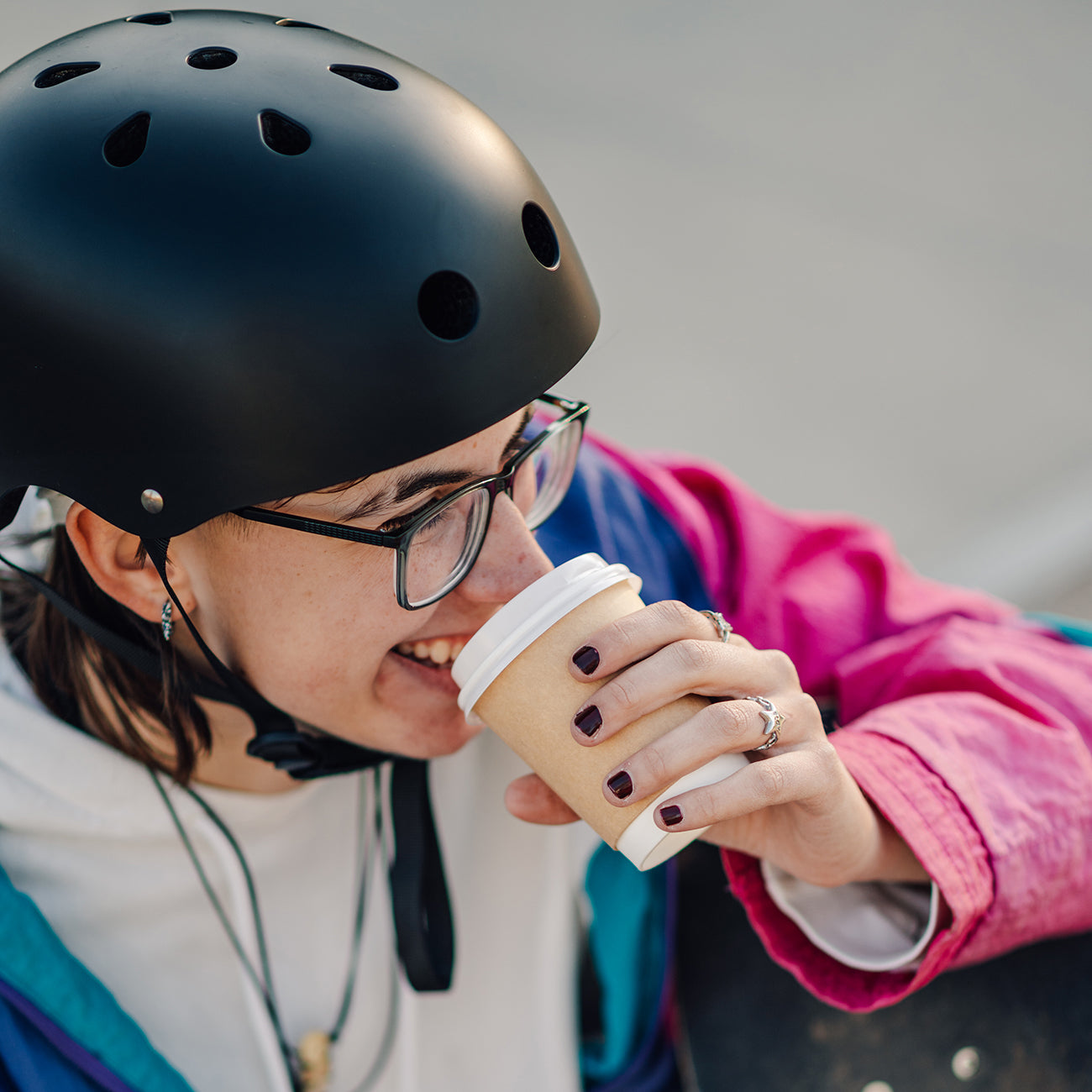 Wozinsky Lengvas BMX/paspirtuvo šalmas M - juodas -- Bicycle Helmets