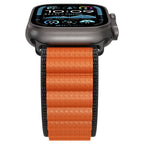 Spigen WBF1 dirželis, skirtas Apple Watch 44/45/46/49 mm – juodas ir oranžinis