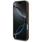 Guess 4G Classic dėklas iPhone 17 Pro – rudas -- iPhone 17 Pro
