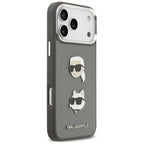 Karl Lagerfeld FW Grained Karl & Choupette Heads Pins & Logo iPhone 17 Pro Max dėklas - Pilka -- iPhone 17 Pro Max