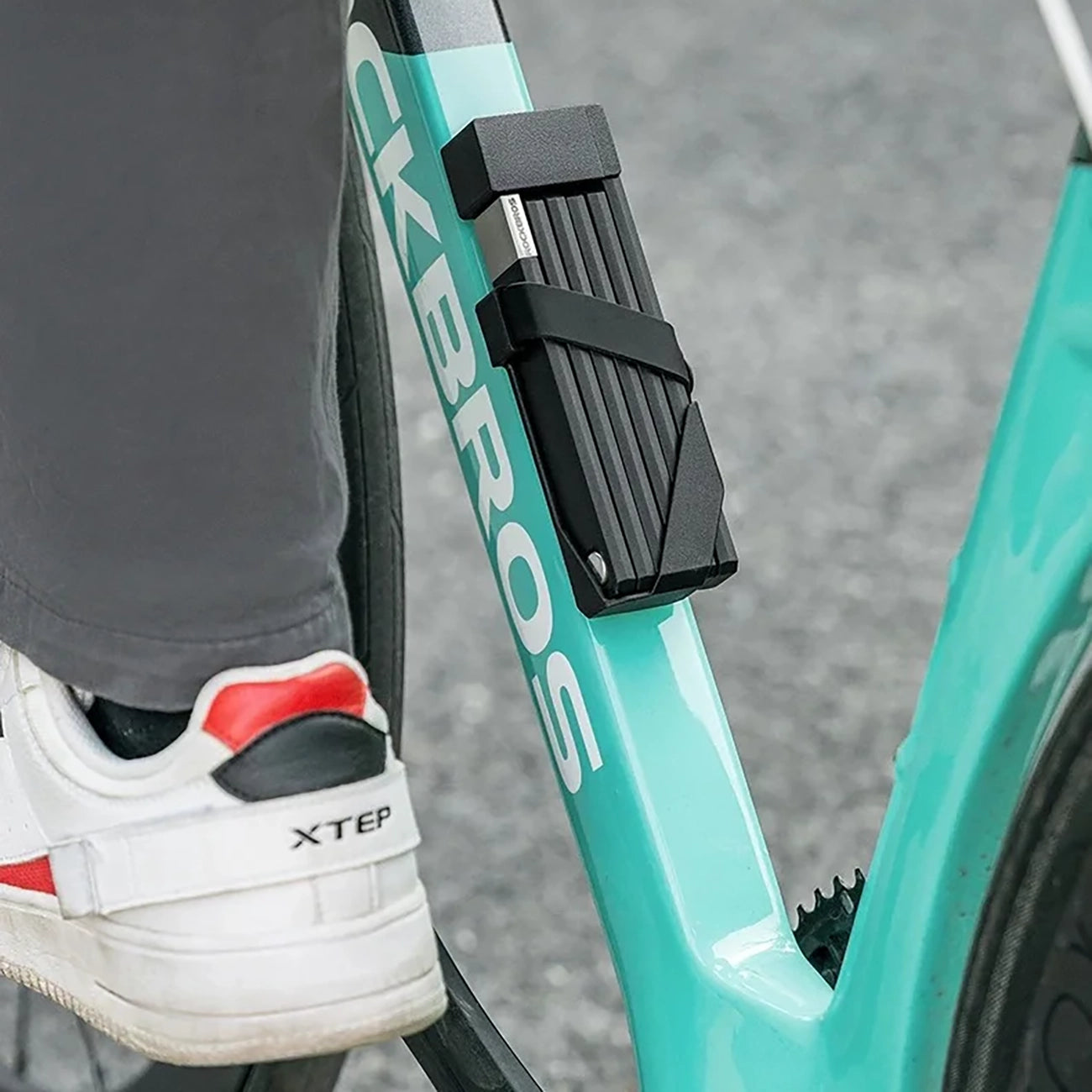 Rockbros 32140003001 sulankstomas dviračio railtis su raktu ir rankena, 68cm - juodas -- Bicycle Locks